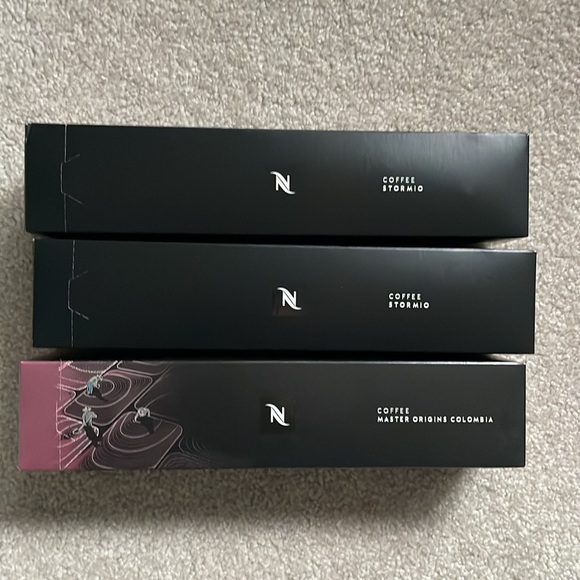 NIB - Nespresso VERTUO Capsules sleeves of Columbia, Stormio, and samples - Picture 5 of 6